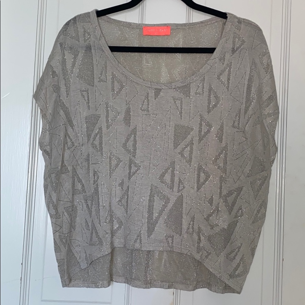 Soul Cafe High Low Top with Geometrical Pattern